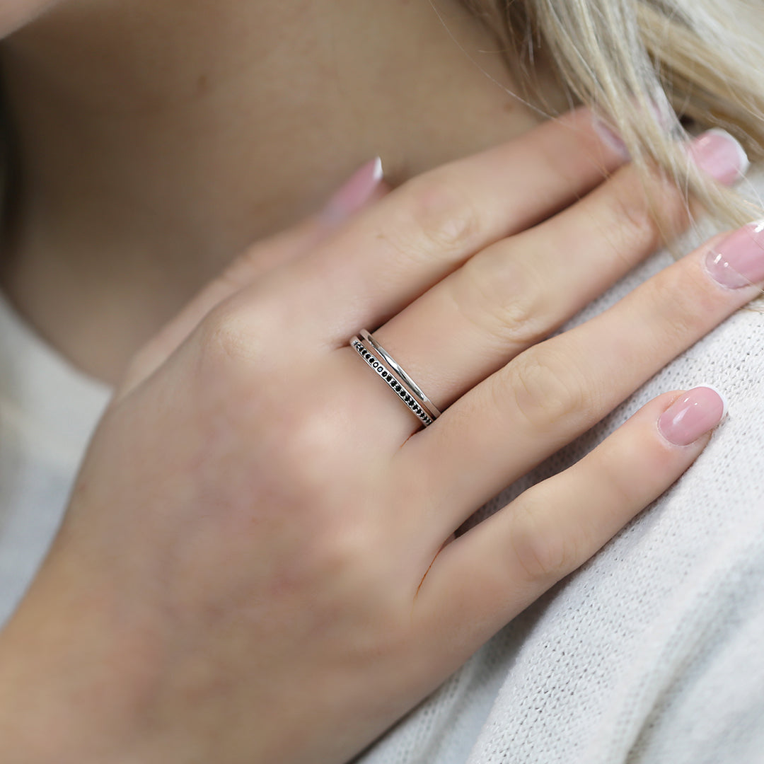 Anillo Circonitas negras